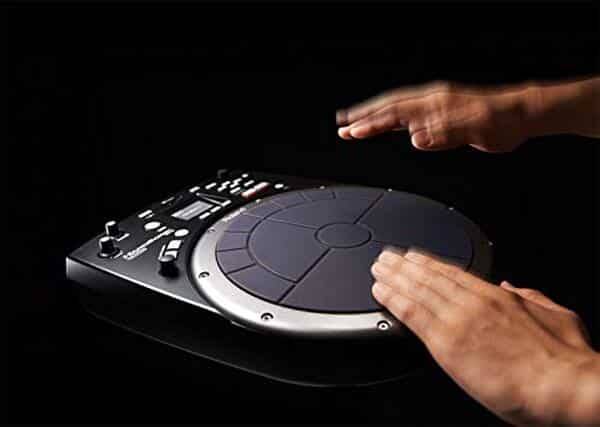 Découvrez le test complet du Handsonic Hpd-20 de Roland, un multipad de percussion révolutionnaire offrant une palette sonore de 850 sons pour enrichir vos performances musicales.