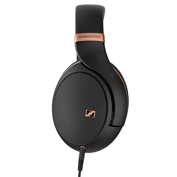 Découvrez notre analyse complète du Sennheiser HD 505, un casque gaming filaire offrant un son transparent et un confort optimal pour des sessions de jeu immersives.