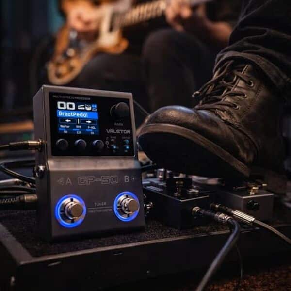 Découvrez notre test complet de la Valeton GP-50 : caractéristiques, performances et avis sur cette pédale multi-effets révolutionnaire pour guitaristes. 